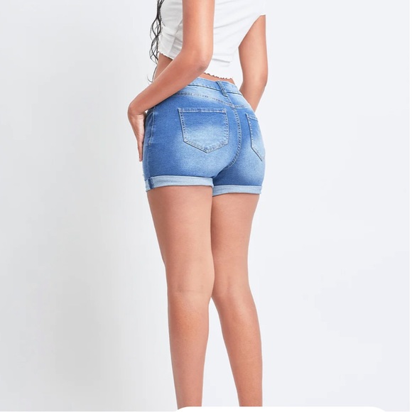 YMI Wanna Betta Butt mid rise shorts size 11 - Picture 2 of 11
